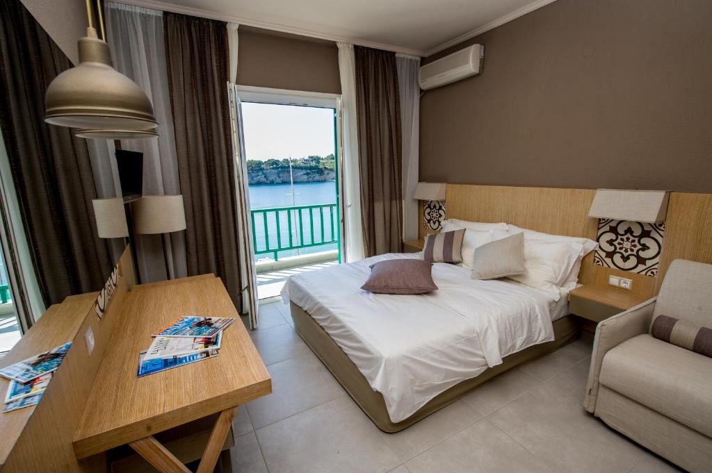 Alkyon Hotel Patitírion Buitenkant foto